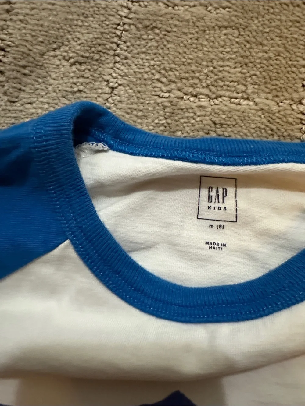Gap long sleeve tee size medium